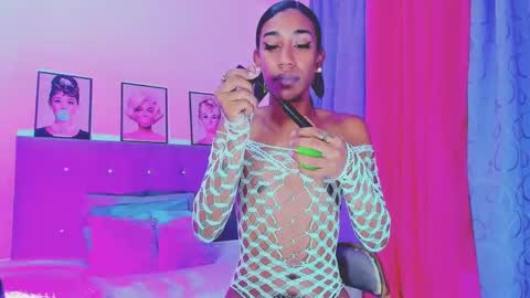 Snapshot of kimberly_thompsom chatting on January 10, 8:15 pm Your Queen KIM online show from January 10, 8:15 pm