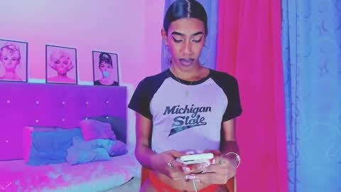 Snapshot of kimberly_thompsom chatting on January 28, 6:07 pm Your Queen KIM online show from January 28, 6:07 pm