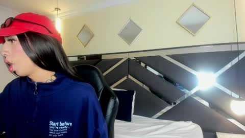 Kittie Vixen online show from April 11, 7:17 pm