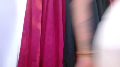 krisstal703358 online show from April 10, 6:30 am