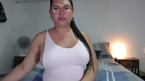 FLOR SALVAJE online show from November 18, 8:31 pm