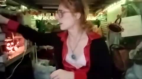 LesleyGumGrass- The Boring Trans girl online show from November 8, 10:16 am