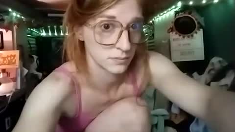LesleyGumGrass- The Boring Trans girl online show from November 25, 9:44 am