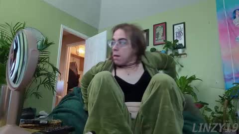 Linzy19 online show from January 15, 2:49 pm