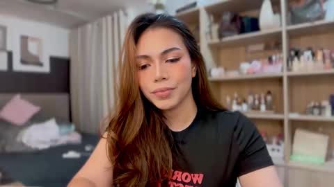 Liora of Ophir online show from November 15, 9:18 am