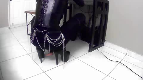 Lisa online show from February 18, 8:37 pm