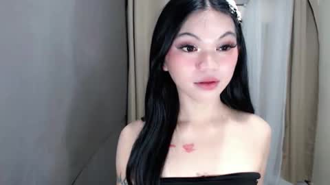 littlelace_ online show from May 19, 12:49 am
