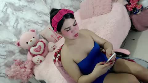 Thea online show from April 13, 8:35 pm