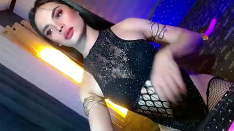 lovelymiss_shyna11 online show from April 23, 8:22 am