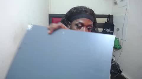 lsnnickykhanyile online show from February 17, 9:17 am