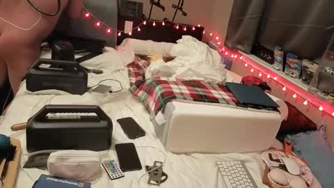 mac1119 online show from March 29, 8:26 am