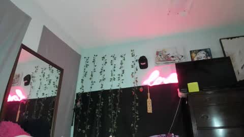 Maddi Avalon online show from March 16, 3:32 am