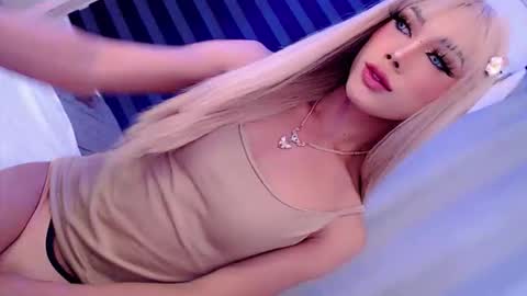 Mocah online show from April 16, 5:08 am