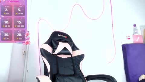 Mandy Mosquera online show from November 14, 9:45 pm