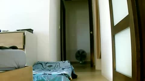 Snapshot of martinas_fantasies chatting on October 5, 11:44 am Play with me I obey I promise  online show from October 5, 11:44 am