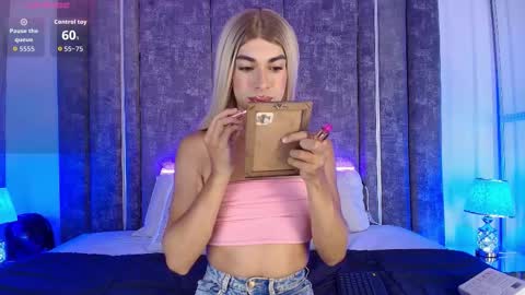 Maxi Rogers online show from March 11, 11:25 am