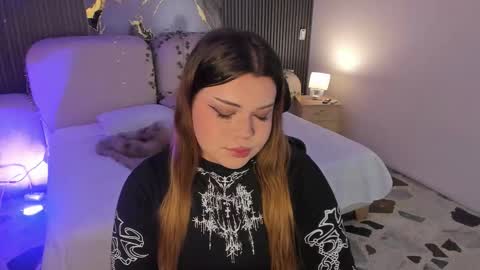 Maxine Minx online show from February 28, 11:55 pm