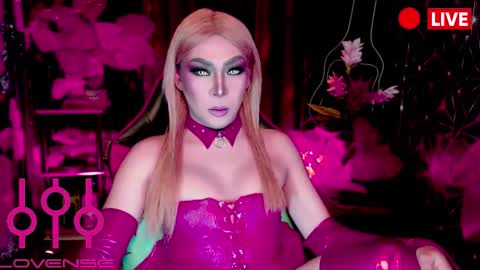 THE QUEEN ALPHA   Queen Medusa Prey online show from March 14, 1:37 pm