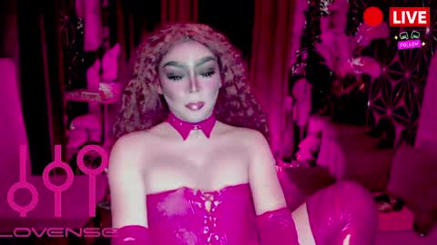 THE QUEEN ALPHA   Queen Medusa Prey online show from April 14, 8:41 am