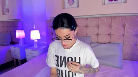 megan_morphy online show from February 18, 4:15 pm