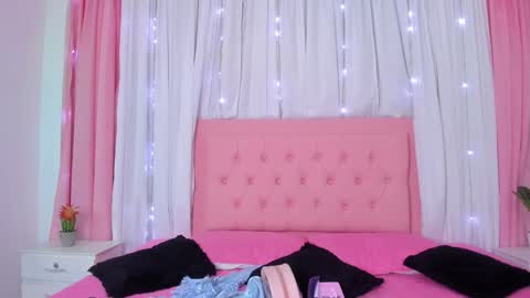 Megan online show from December 9, 12:40 pm