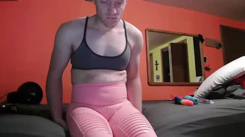 Snapshot of meganfitzy chatting on December 18, 10:13 pm GlamTransGoddess online show from December 18, 10:13 pm