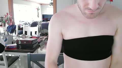 Snapshot of meganfitzy chatting on March 3, 10:18 pm GlamTransGoddess online show from March 3, 10:18 pm