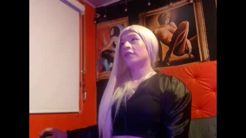 megannixx online show from October 12, 7:00 am