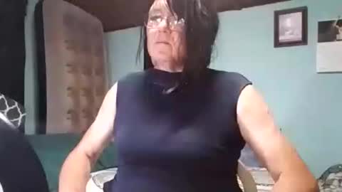Snapshot of mery3881 chatting on September 9, 6:18 pm mery3881 online show from September 9, 6:18 pm