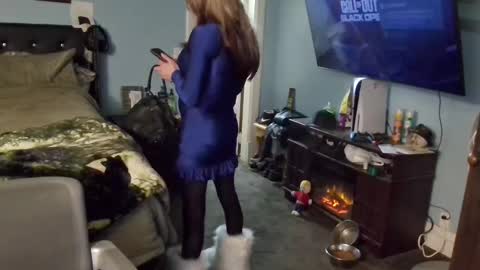 Mia online show from December 18, 6:21 am