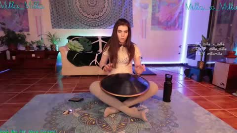 milla_milla online show from February 10, 3:46 am