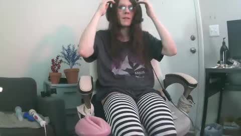 millenamoo online show from September 8, 6:39 pm