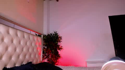 miss_khalifadoll online show from June 3, 3:30 am