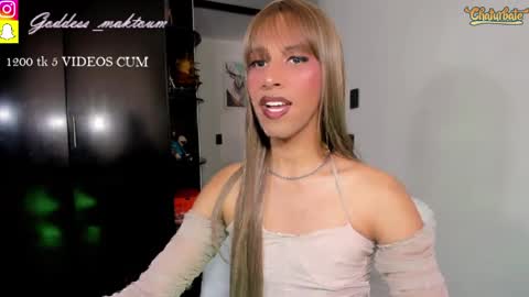 Goddess Myers  thumb up is important for me kisses  online show from April 9, 2:34 pm