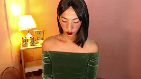 Mocha Locca  online show from January 19, 5:37 am