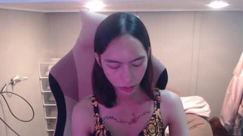 Snapshot of monstercockselfsuck chatting on January 10, 12:15 pm ELYSE A SIMPLE GIRL online show from January 10, 12:15 pm