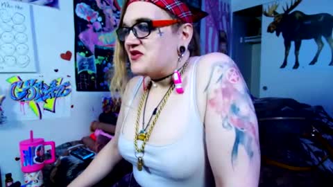 Cunty Luxxe online show from June 19, 9:36 am