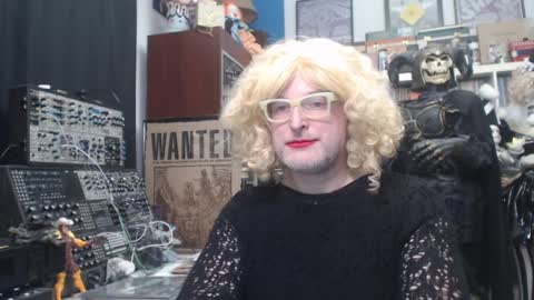 Muziknerd online show from January 5, 4:47 am