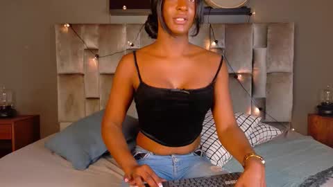  VICTORIA  online show from November 28, 8:10 pm