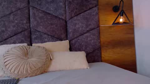  VICTORIA  online show from February 26, 7:52 pm