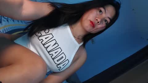 Snapshot of nathalie_hart chatting on January 15, 1:34 am Queen Marga online show from January 15, 1:34 am