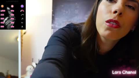 Nenette online show from April 13, 7:29 pm