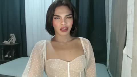 neomi online show from November 15, 8:01 am