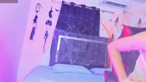 Nicol online show from October 28, 3:04 am