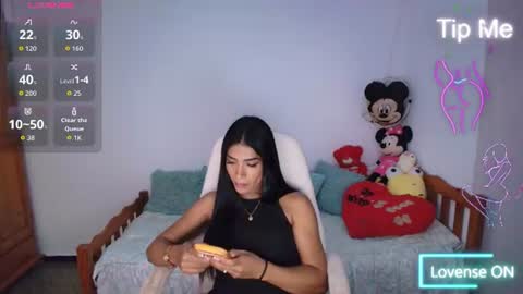 Nicolle Bustamante online show from June 22, 4:31 am