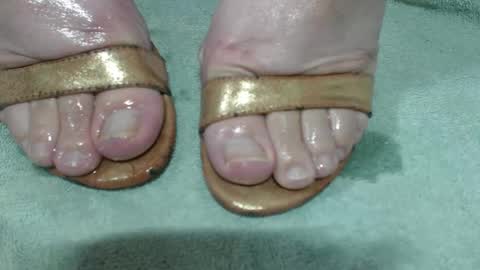 nikisissyfeet online show from February 3, 10:43 pm