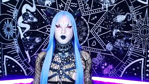 caroline online show from April 9, 10:27 pm