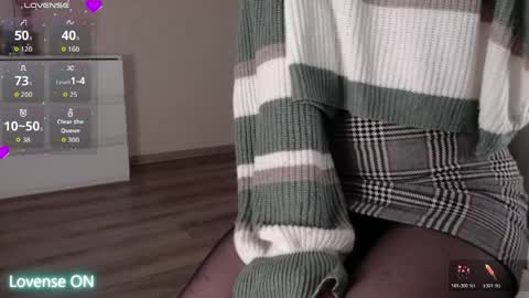 noelleneptune online show from April 4, 6:17 pm