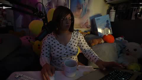 NyxRaven online show from December 19, 4:02 pm