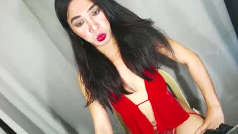 IM CHIE  DONT FORGET TO FOLLOW ME  MAKE ME SMILE HERE  THUMB UP FOR 25TOK  online show from February 18, 5:00 pm